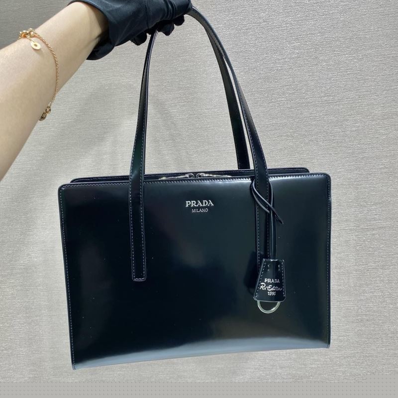 Pra*a shopping bags
